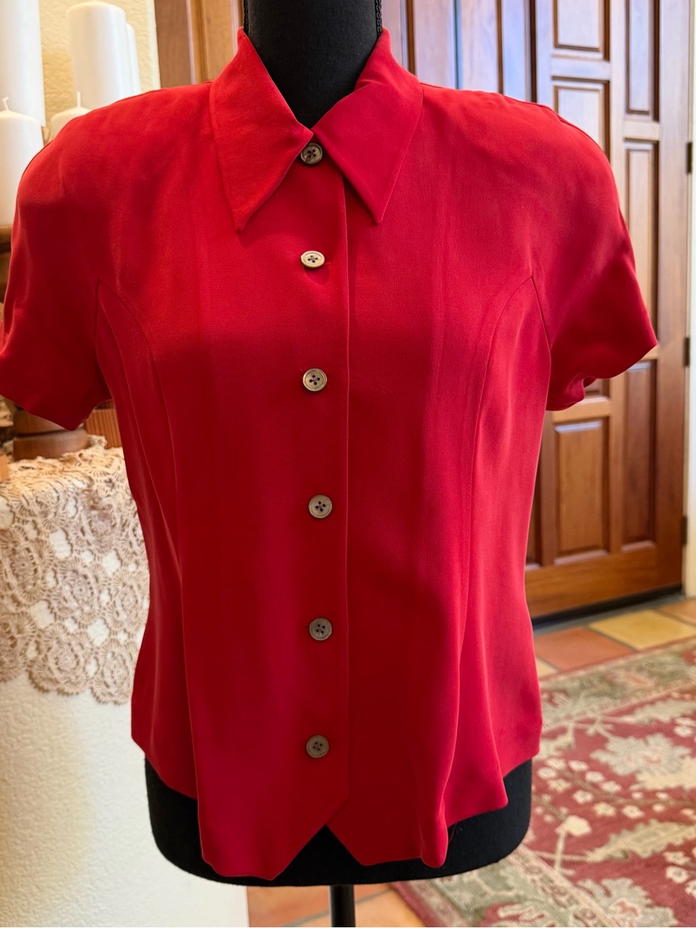 Classiques Entier Vibrant Red Short-Sleeve Button-Down Blouse